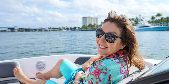 10:00 AM: Holidaying with Jane McDonald: Florida (S1 E2) (S1) | 5 Select | 11/10 2025