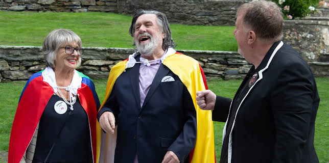 11:05 PM: Ricky, Sue and a Trip or Two | More 4 | 12/26 2025