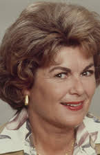 Barbara Hale como Julia Hancock