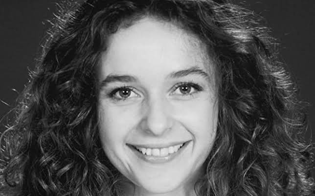 Julia Sawalha