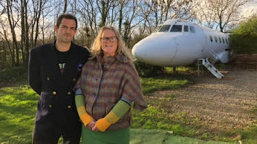 2:05 PM: Four in a Bed | Channel 4 | 3/28 2026