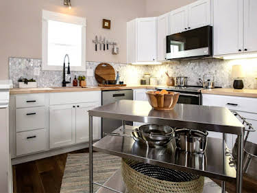 09:30: Good Bones - Mutter, Tochter, Home-Makeover | Sixx | 10/24 2026