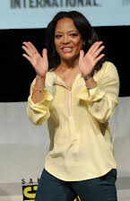 Luna Lauren Velez como 