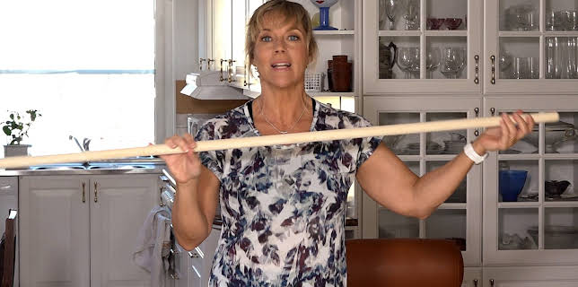 08:25: Sprek med Sofia: Trening med kosteskaft | NRK 2 | 2/22 2026