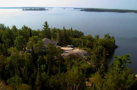 Island Hunters: Pushing for Privacy on Lake of the Woods