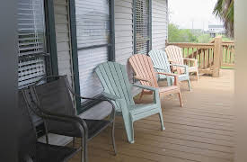 Beachfront Bargain Hunt: Renovation, Season 1: Crystal Beach, Here We Come!