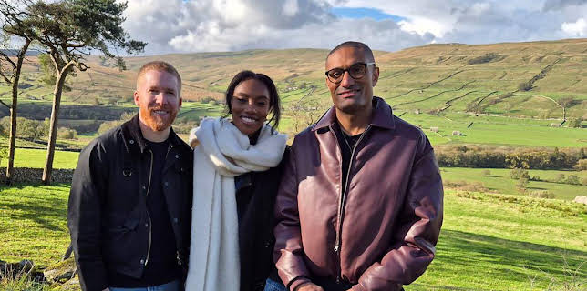 7:00 PM: Celebrity Escape to the Country (S3) | BBC One Wales | 1/4 2026