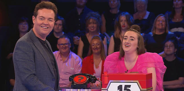 4:00 PM: Deal or No Deal (S2 E6) (S2) | ITV | 12/1 2025