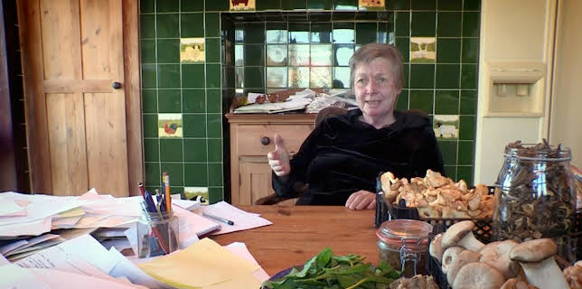 8:55 AM: Four in a Bed | More 4 | 3/23 2026