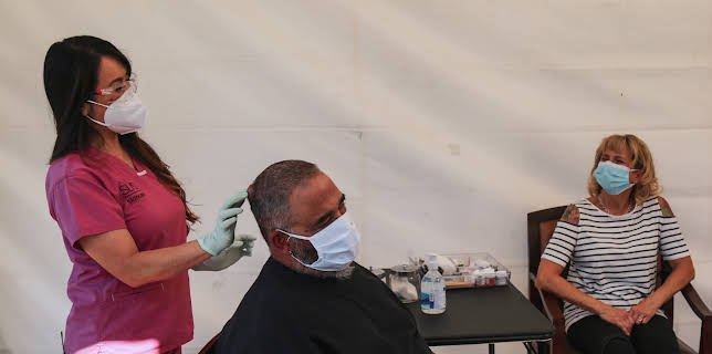 00:25: Dr. Pimple Popper (S4 E4) (S4) | TLC | 12/18 2025