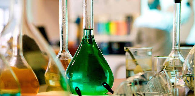 09:55: Universo Uned Uned | LA 2 | 10/31 2025