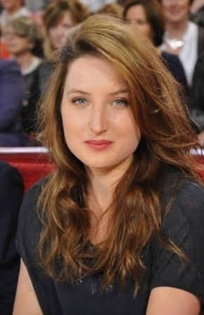 Julia Piaton as 