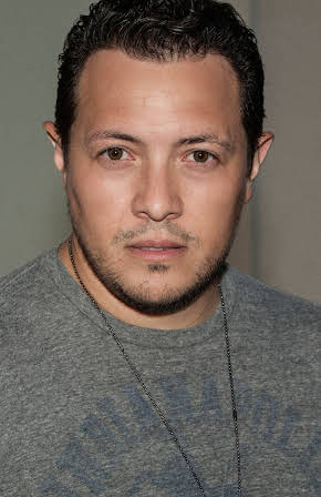 Hector Luis Bustamante as 