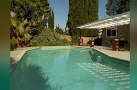 I Hate My Yard Season 1: Tuscan Hideaway