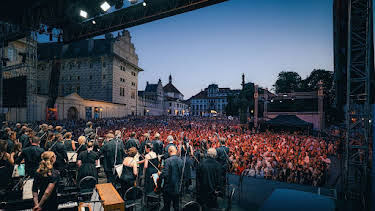 17:50: Tschechische Philharmonie spielt Dvořák & Bernstein | Arte | 9/20 2026