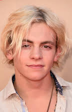 Ross Lynch som 