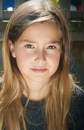 Amélie Will Wolf as 