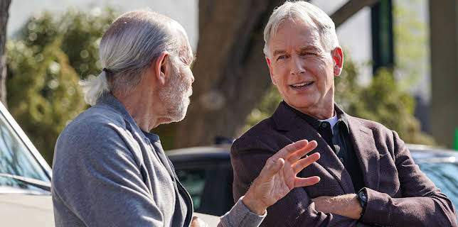 6:00 PM: NCIS (S18 E1) (S18) | 5 USA | 12/16 2025