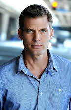 Casper Van Dien como 