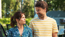 Sommaren med släkten (S6 E1)