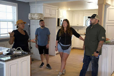 08:45: Second Chance Homes - Neuer Glanz für verlassene Häuser | Sixx | 8/24 2025