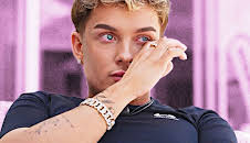 LOVE HUNTER