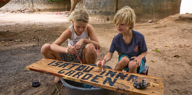 21:45: Petter og familien – dit ingen drar | TV 2 | 11/20 2025