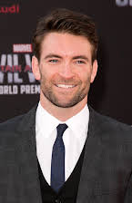 Sam Hargrave som Director