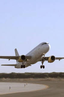 16:06: Aeroport: L'avió | Canal 33 | 6/9 2026