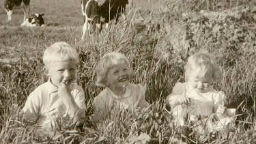 12:00: Unsere Geschichte - Meine Kindheit in Nordfriesland | NDR Fernsehen | 4/25 2026