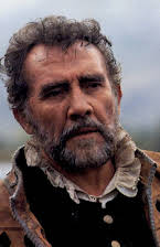 Fernando Guillén como Miguel Mora