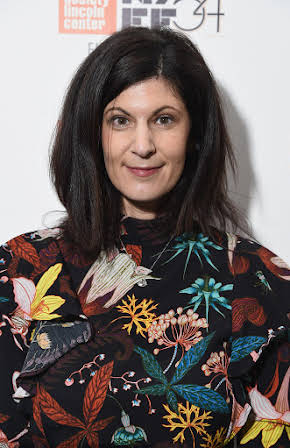 Lisanne Skyler as 