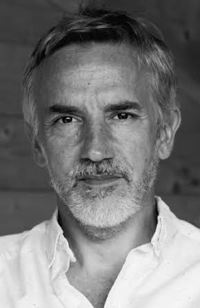 Jean-Pierre Lorit as Captain Anctil