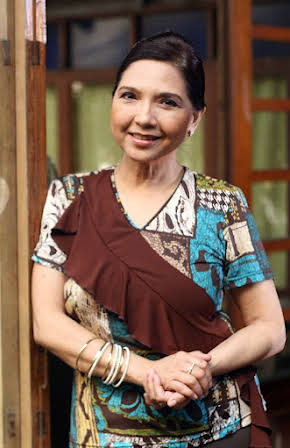 Chanda Romero as 