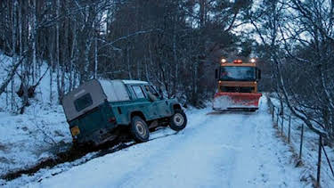 1:30 AM: Winter Road Rescue (S2 E2) (S2) | Paramount | 9/25 2026