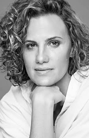 Isabel Aerenlund as 