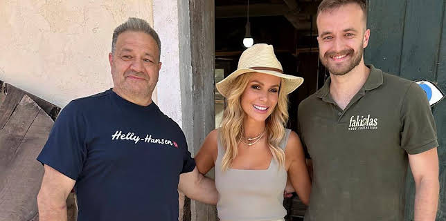 7:30 PM: Amanda & Alan's Greek Job (S1 E4) (S1) | BBC One | 1/23 2026