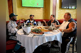 Desus & Mero Season 1: DESUS & MERO: PIVOT TO ALIENS