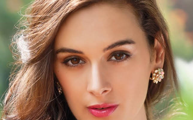 Evelyn Sharma