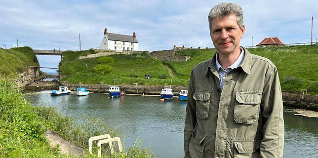 7:00 PM: Villages by the Sea (S4) | BBC Two | 11/7 2025