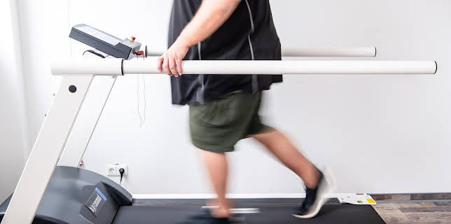 18:45: MERYNS sprechzimmer | ARD Alpha | 2/25 2026