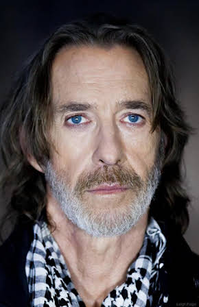 Jonathan Pienaar as 
