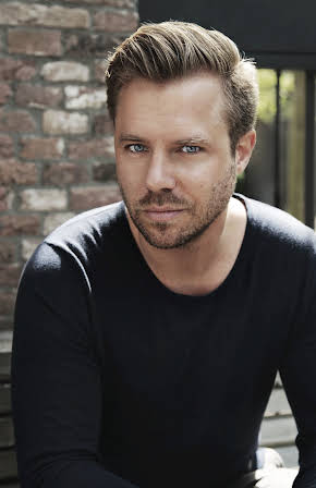 Thijs Römer as 