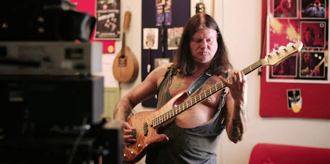 00:00: Samtidig i Hofors | NRK 3 | 11/30 2025