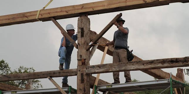 9:00 PM: Barnwood Builders (S5) | Discovery Channel | 3/8 2026