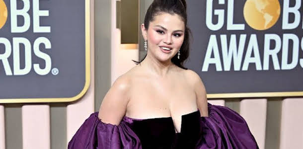 Selena Gomez surpasses 400M followers on Instagram.