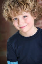 Riley Thomas Stewart como 