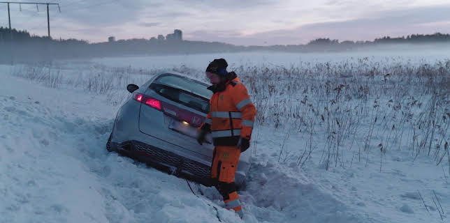 14:55: Frusna vägar (S13 E5) (S13) | TV3 | 12/11 2025