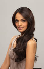 Aamina Sheikh som 