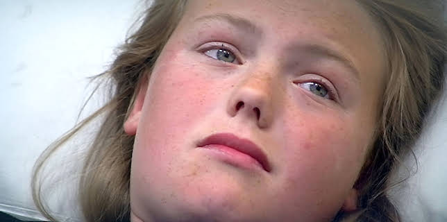 10:15 PM: 24 Hours in A&E | More 4 | 12/21 2025